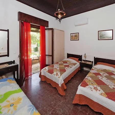 Ferienhaus Acharavi Retreat Near The Bay *
