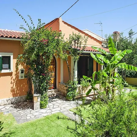 Acharavi Retreat Near The Bay *
