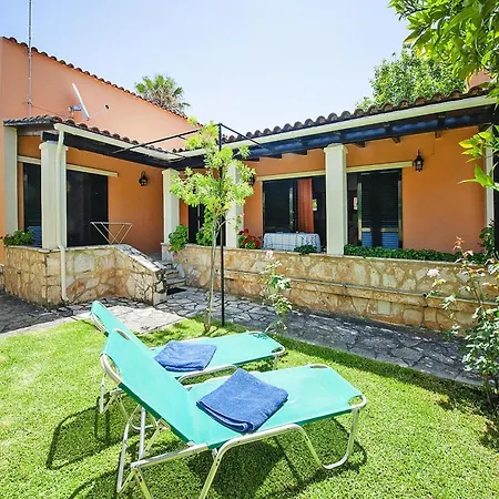 Acharavi Retreat Near The Bay 度假居