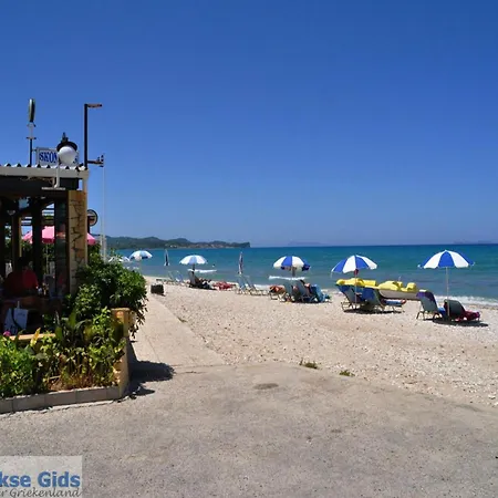 Acharavi Retreat Near The Bay 度假居 *